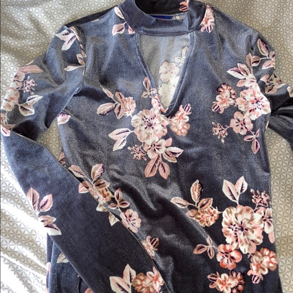 Women’s Velvet Floral Keyhole Top